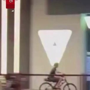 Adolescente é atingido por bala de borracha ao fugir em bicicleta