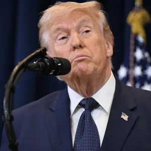 Trump vê bloqueio naval ao Irã como melhor opção para forçar negociações