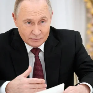 Putin diz que recebeu mensagem do novo líder supremo do Irã