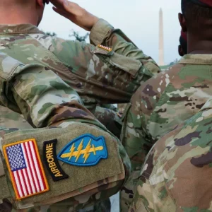 EUA passam por perda de profissionalismo de líderes militares