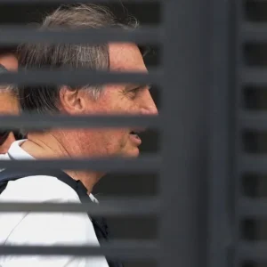 Ipsos-Ipec: 56% concordam com domiciliar de Bolsonaro; 35% discordam