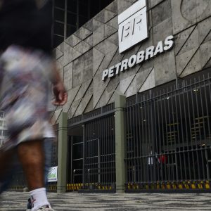 Petrobras reajusta preço do querosene de aviação em 55%