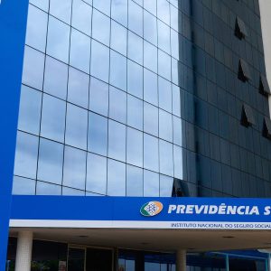 Fila do INSS cai 16% em dois meses após análise de 500 mil processos