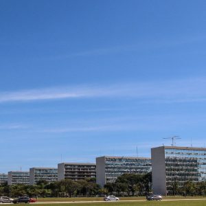 Governo bloqueia R$ 1,2 bilhão do Executivo e R$ 334 milhões de emendas