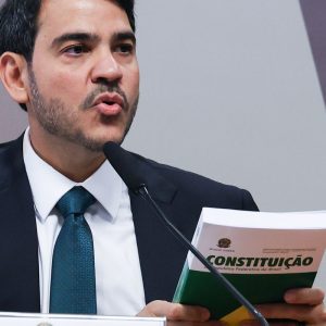 Messias defende aprimorar STF e autocontenção em pautas polêmicas