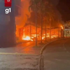Vídeo: incêndio destrói restaurante em Sinop (MT)
