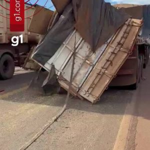 Duas pessoas morrem em acidente entre moto e carreta na BR-163 em MT