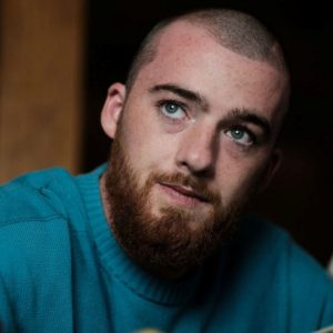 O que aconteceu com Fezco, personagem de Angus Cloud, em Euphoria?