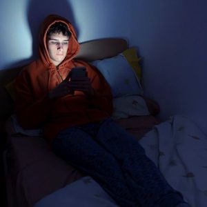 Deepfakes sexuais em escolas: 16 vítimas no Brasil e mais de 600 pelo mundo