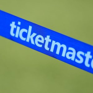 Ticketmaster e Live Nation monopolizam o mercado de shows EUA, decide júri