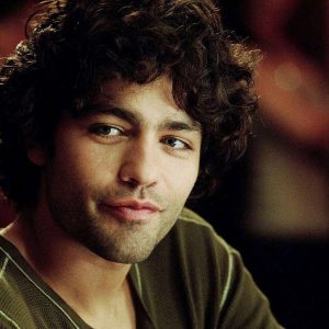 Por onde anda Adrian Grenier, de O Diabo Veste Prada?