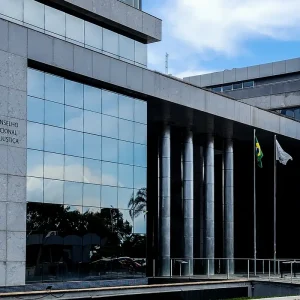 CNJ e CNMP aprovam novos penduricalhos para juízes e membros do MP