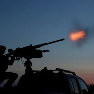 Tropas russas capturam aldeia no nordeste da Ucrânia, diz agência