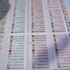 Peru defende integridade da eleição após denúncias de candidatos