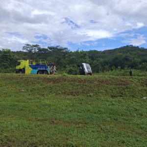 Motorista perde controle sob chuva, veículo capota na BR-163/364 em Nobres