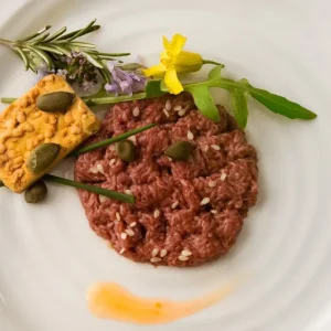 Carne cultivada avança mas enfrenta desafios globais