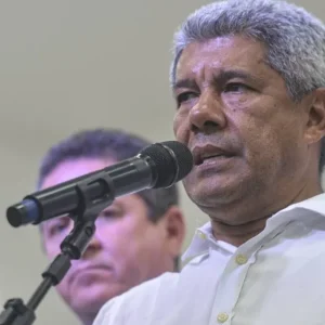 Em disputa acirrada na BA, Jerônimo se reúne com Lula e Wagner no Alvorada