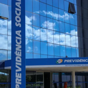 INSS paga primeira parcela do 13º salário nesta sexta-feira; confira datas