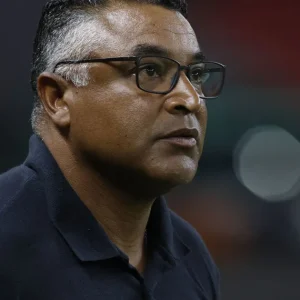Roger comenta situação de Arboleda no São Paulo: “Não está nas minhas mãos”