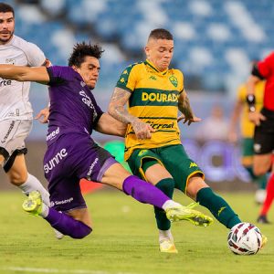 Richard pega dois pênaltis, Cuiabá perde para o Ceará e amplia jejum na Série B