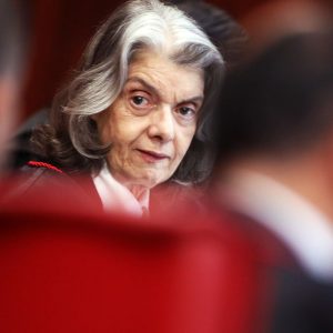 Cármen Lúcia antecipa eleição para sucessão no TSE