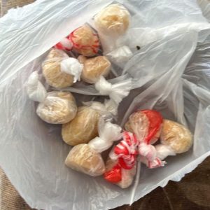 Polícia Civil prende mãe e filho por tráfico de drogas em Várzea Grande