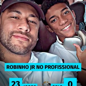 QUE FASE!  Robinho Júnior continua sem marcar gol como profissional.