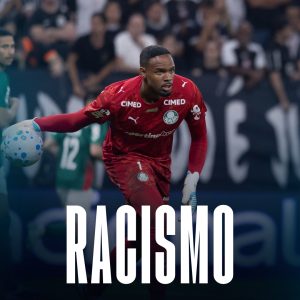 O goleiro Carlos Miguel, do Palmeiras, teria sido alvo de racismo por parte de …