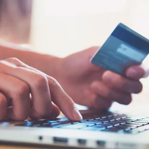 Endividamento: Cartão de crédito consome 54% do orçamento familiar