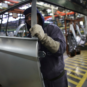 Impostos pressionam indústria automobilística para transição energética