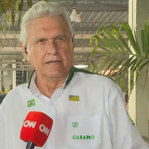 Caiado escala ex-ministro de FHC para formular plano de governo