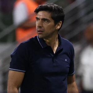 Abel Ferreira pega suspensão de oito jogos no Brasileirão; entenda