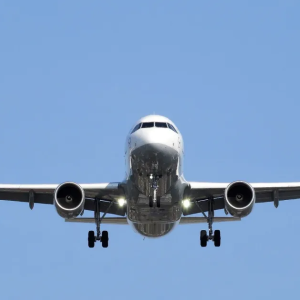 Justiça concede aposentadoria especial à comissária após 26 anos de atuação