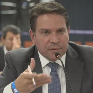 Delegada é nomeada no lugar de servidor expulso dos EUA por caso Ramagem