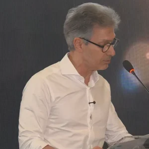 Em plano, Zema confirma foco no STF e volta a citar “farra dos intocáveis”