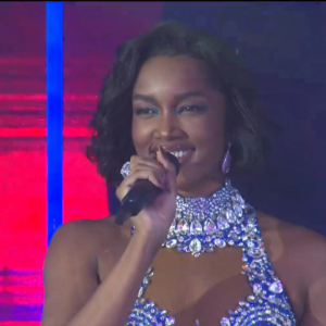 BBB 26: IZA retorna à casa e agita festa com homenagem a Tim Maia