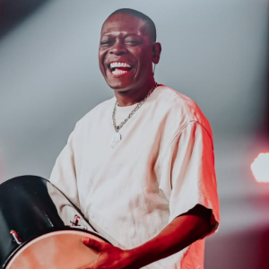Integrante do grupo de pagode Pique Novo, Binho Percussão morre aos 55 anos