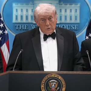 Trump: Peço que resolvamos nossas diferenças em paz