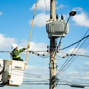 Aneel avalia aumento da conta de luz em Pernambuco e Alagoas nesta terça