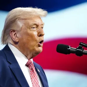 Trump revela por que cancelou viagem de negociadores ao Paquistão