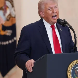 “Um grande dia para a paz mundial”, diz Trump após cessar-fogo