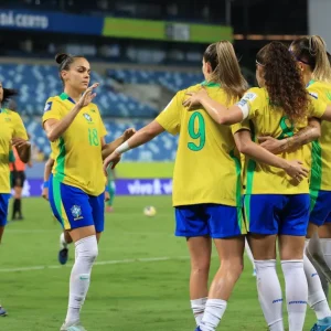 Futebol feminino: Brasil goleia Zâmbia, mantém 100% e lidera Fifa Series