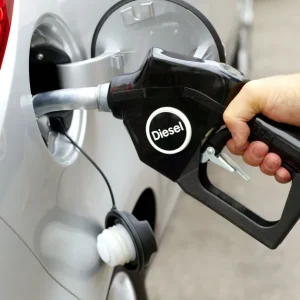 Diesel puxa alta dos combustíveis em abril, mas indica desaceleração
