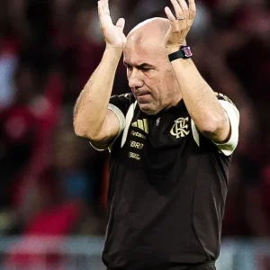 Jardim revela estratégia do Flamengo e rasga elogios a Pedro