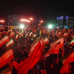 Iranianos se manifestam a favor do governo e rejeitam ameaças de Trump