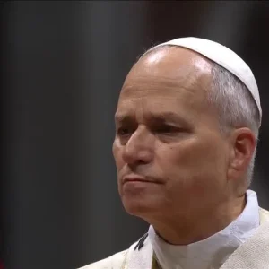 Polícia investiga ameaça de bomba na casa do irmão do papa Leão nos EUA