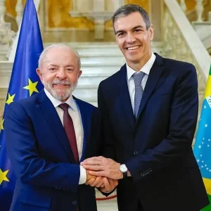 Brasil e Espanha assinam acordo sobre minerais críticos e Lula quer mais
