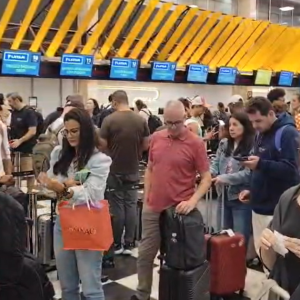 Pane em aeroportos afetou caminhões, esteiras e escadas de desembarque