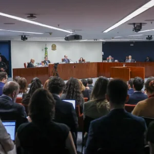 Generais presos por trama golpista apostam em leitura para reduzir penas