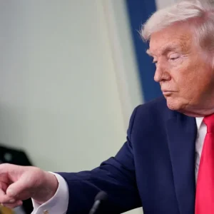 Sob alerta da ONU, Trump renova ameaças à infraestrutura energética do Irã